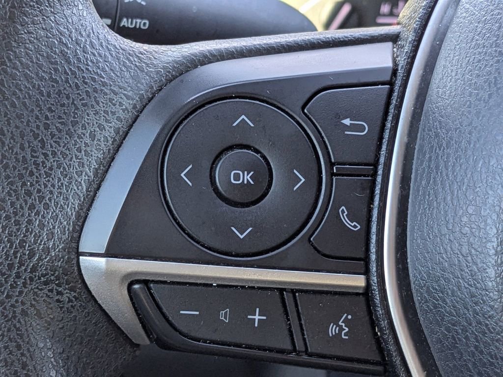 Used 2022 Toyota Camry LE image 23