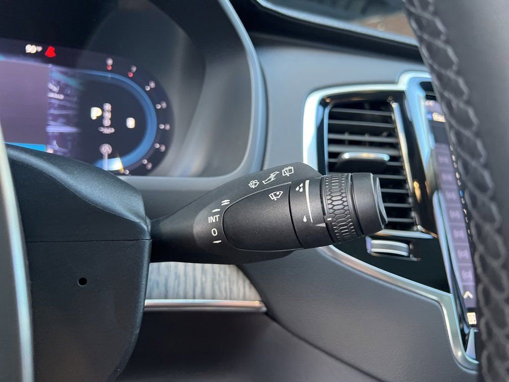 Used 2023 Volvo XC90 B6 Ultimate image 34