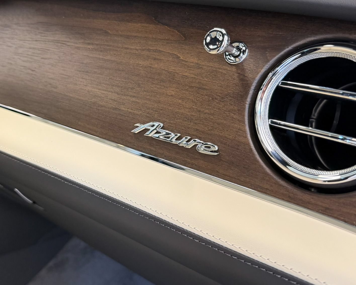 New 2026 Bentley Bentayga Extended Wheelbase AWD/4WD image 33