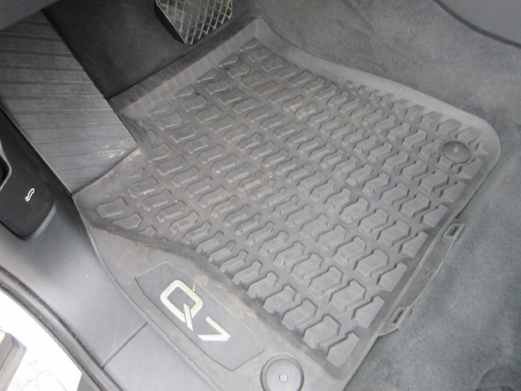 Used 2023 Audi Q7 3.0T Premium w/ Convenience Package AWD/4WD image 29