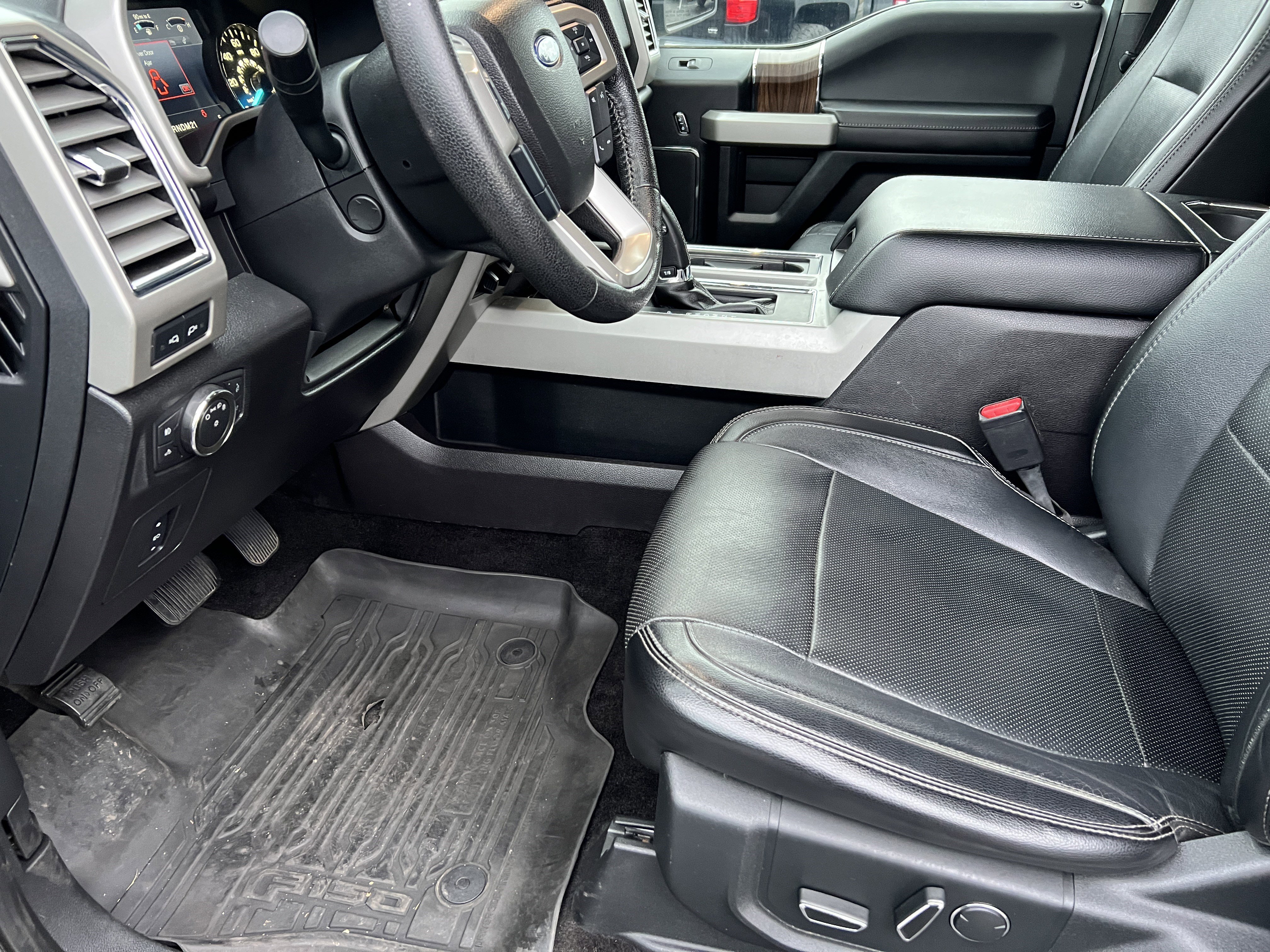 Used 2016 Ford F150 Lariat w/ Equipment Group 502A Luxury image 15