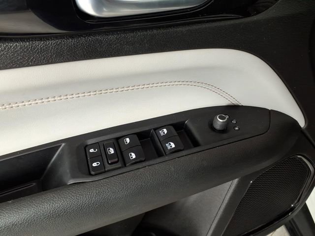 Used 2024 Jeep Compass Limited image 14