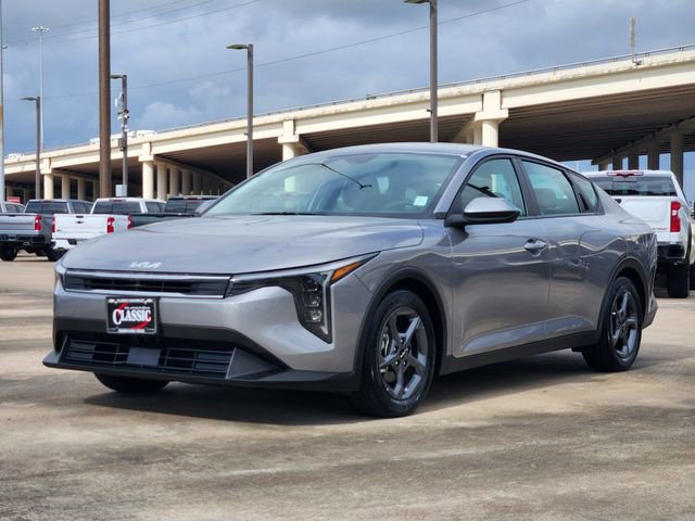 Used 2025 Kia K4 LXS image 3
