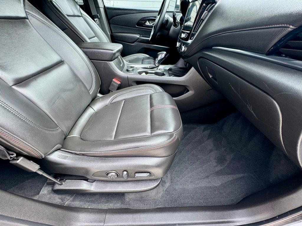 Used 2023 Chevrolet Traverse RS image 20