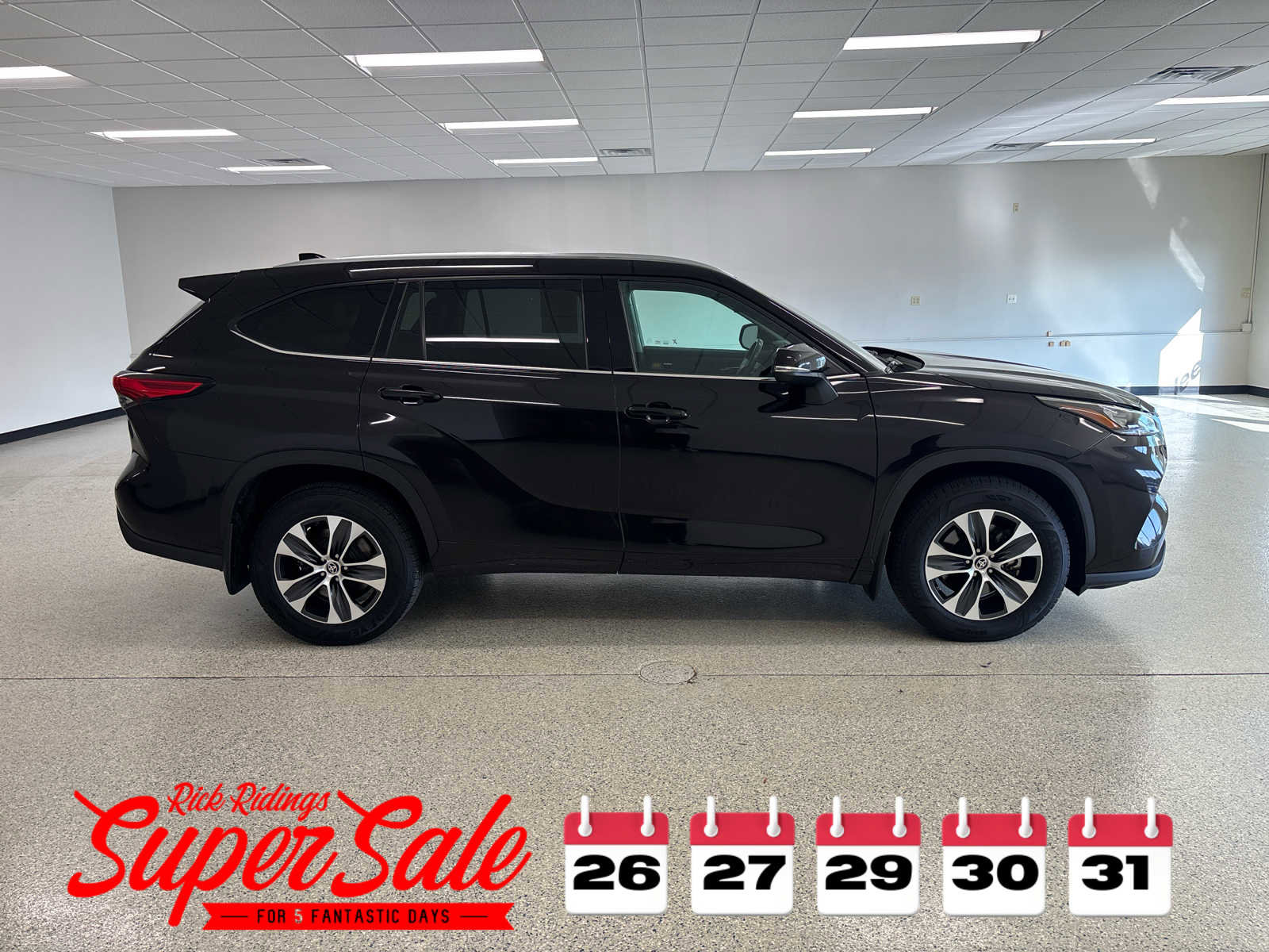 Used 2020 Toyota Highlander XLE image 4