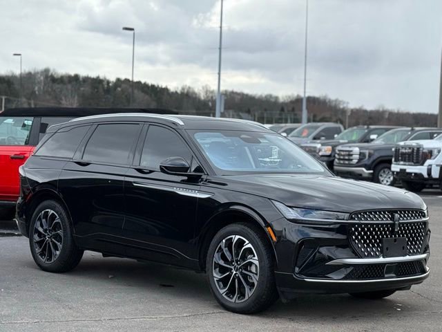 Used 2025 Lincoln Nautilus Reserve image 46