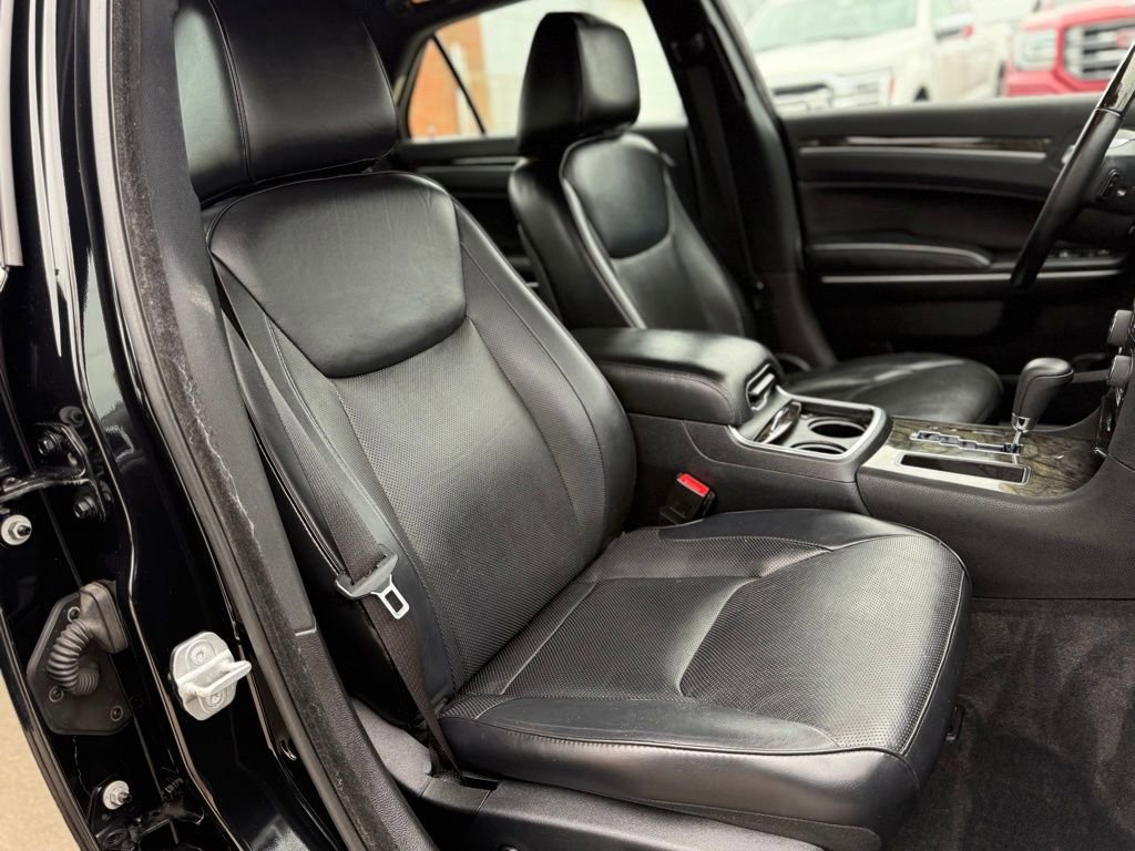 Used 2012 Chrysler 300 C AWD/4WD image 26