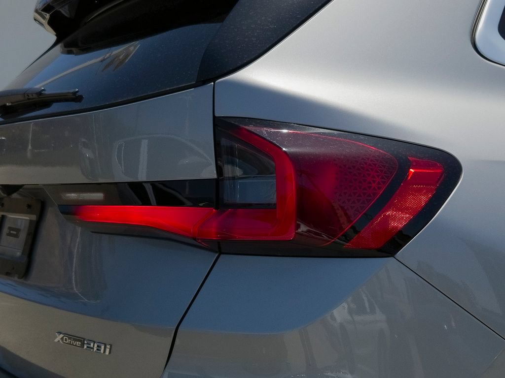 New 2026 BMW X1 xDrive28i w/ Technology Package AWD/4WD image 5