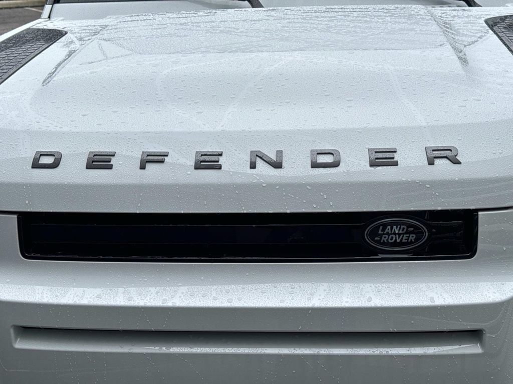 New 2026 Land Rover Defender 110 V8 AWD/4WD image 9