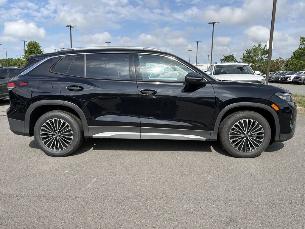 New 2026 Volkswagen Tiguan S FWD image 6