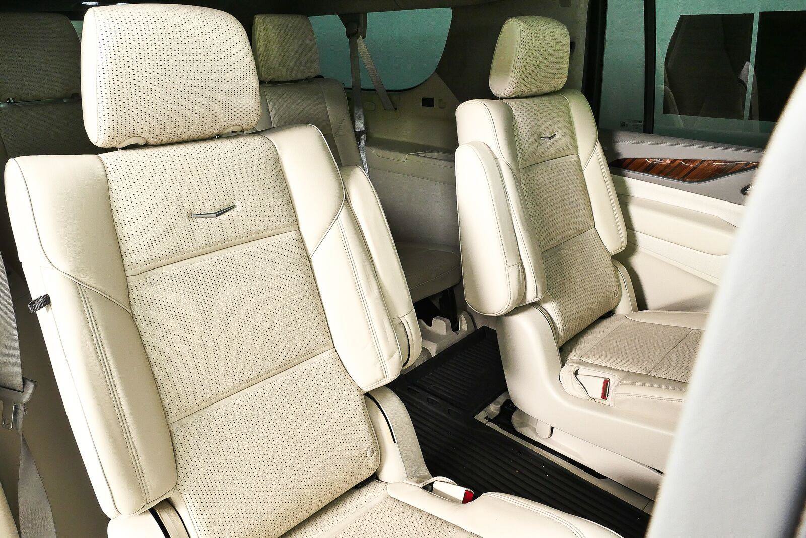 Used 2023 Cadillac Escalade ESV Sport Platinum AWD/4WD image 21