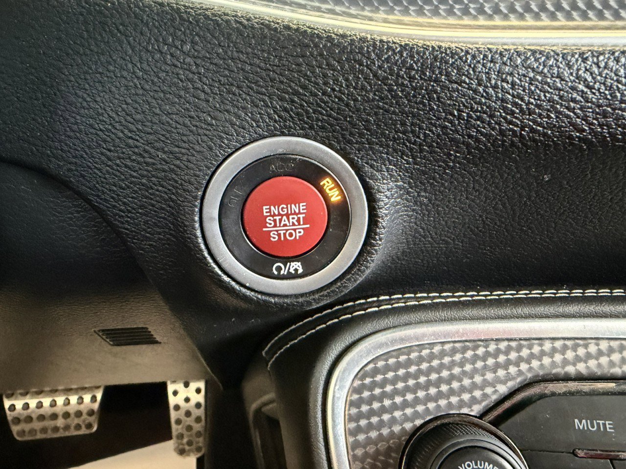 Used 2018 Dodge Challenger SRT Hellcat image 28