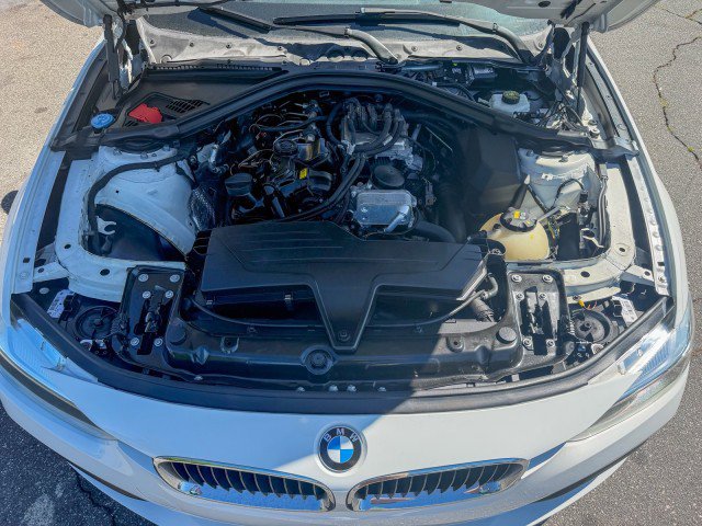 Used 2016 BMW 320i Sedan RWD image 17