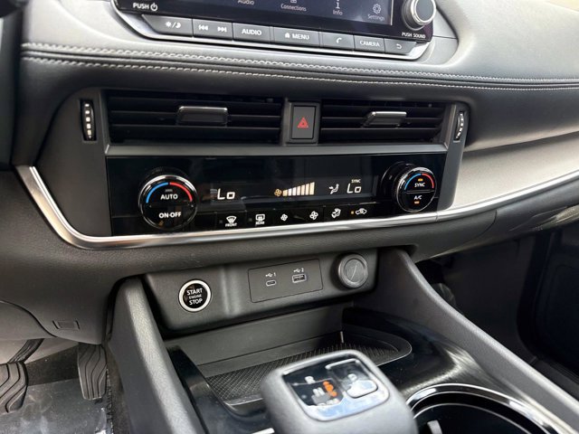 Used 2023 Nissan Rogue SV FWD image 25