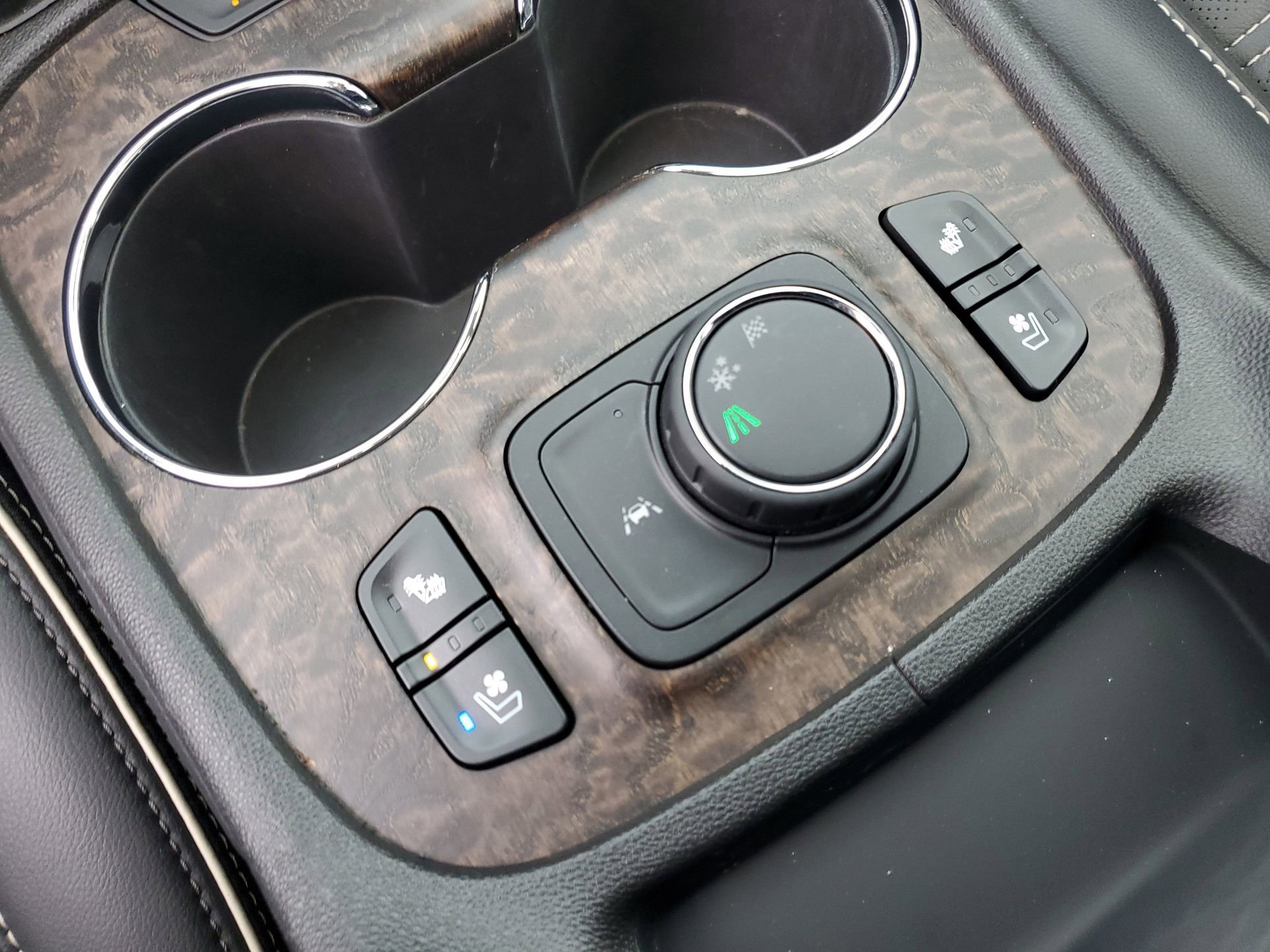 Used 2023 GMC Acadia Denali w/ Denali Technology Package image 37