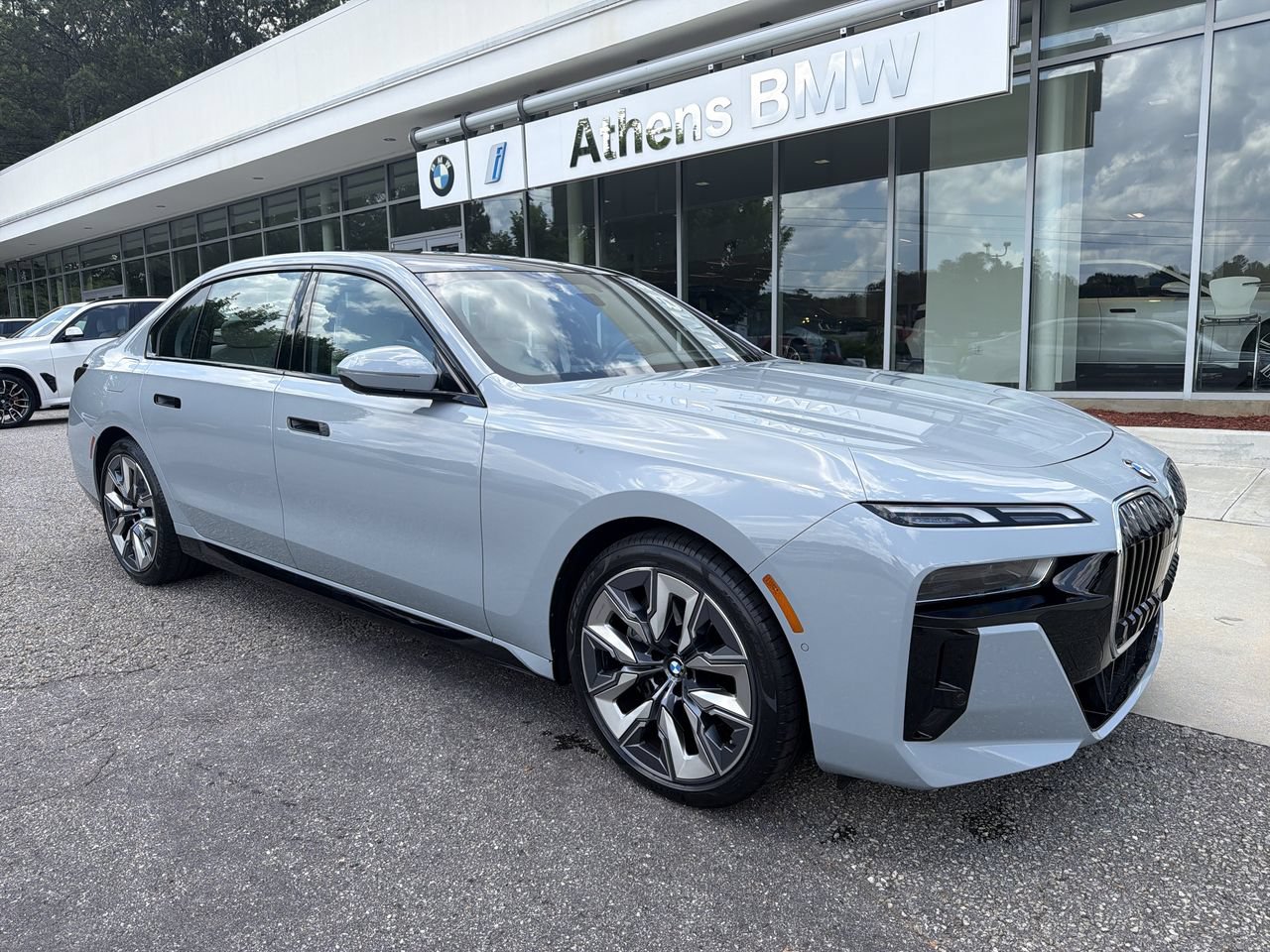 Certified 2025 BMW 740i xDrive AWD/4WD image 5