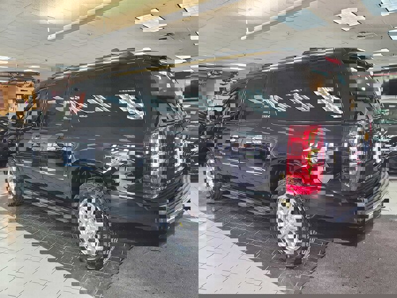 Used 2012 Chevrolet Suburban LTZ image 7