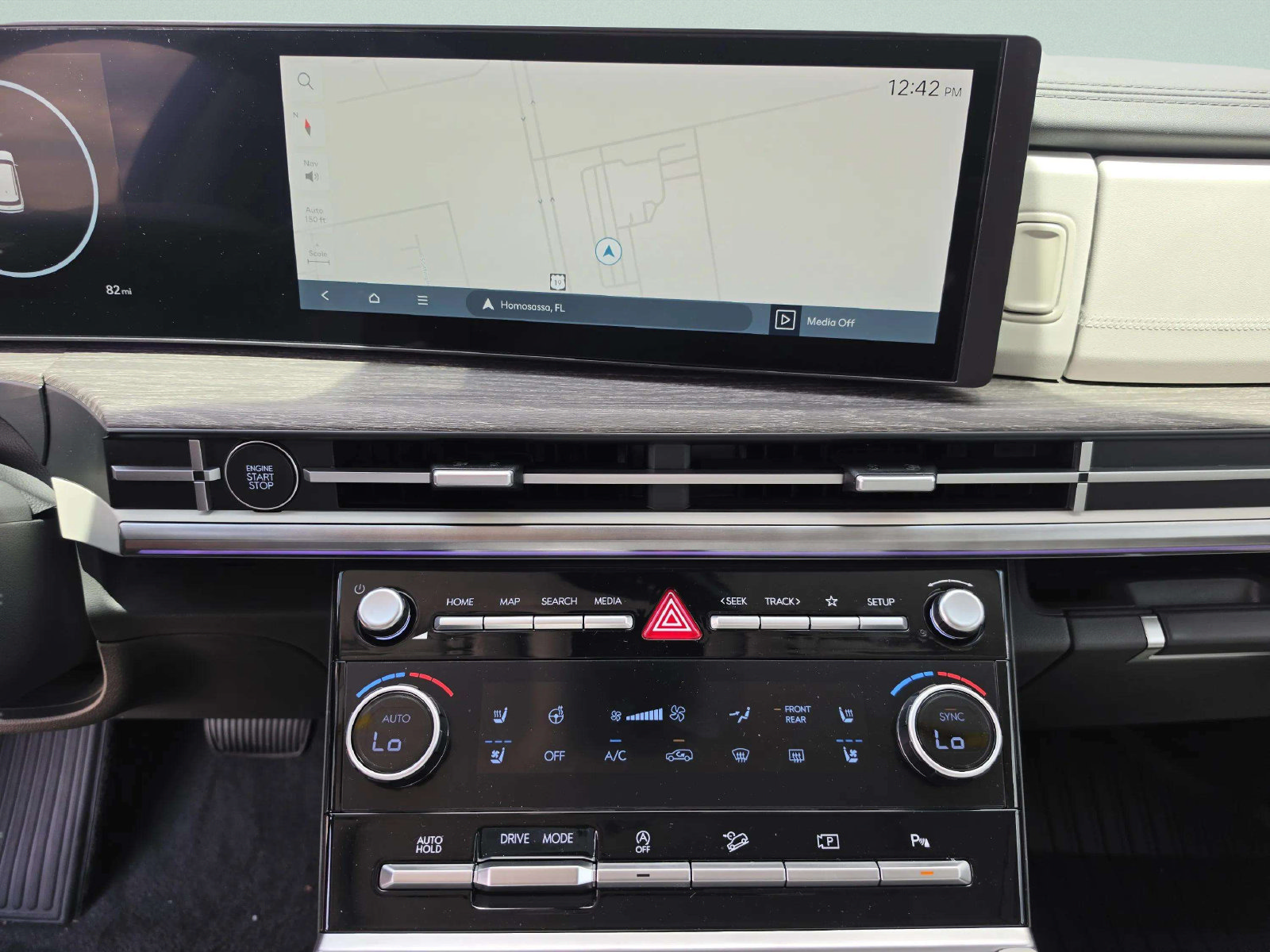 New 2026 Hyundai Santa Fe Calligraphy FWD image 31
