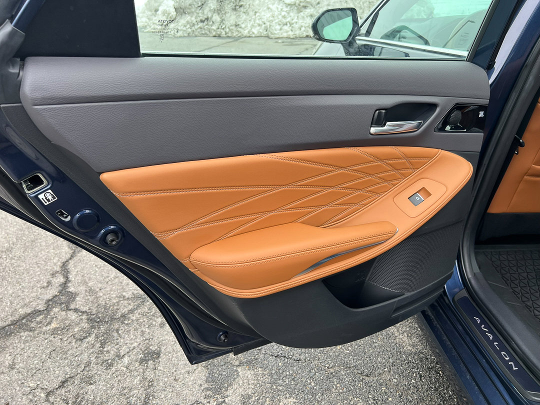 Used 2020 Toyota Avalon Limited w/ Advanced Safety Package image 27