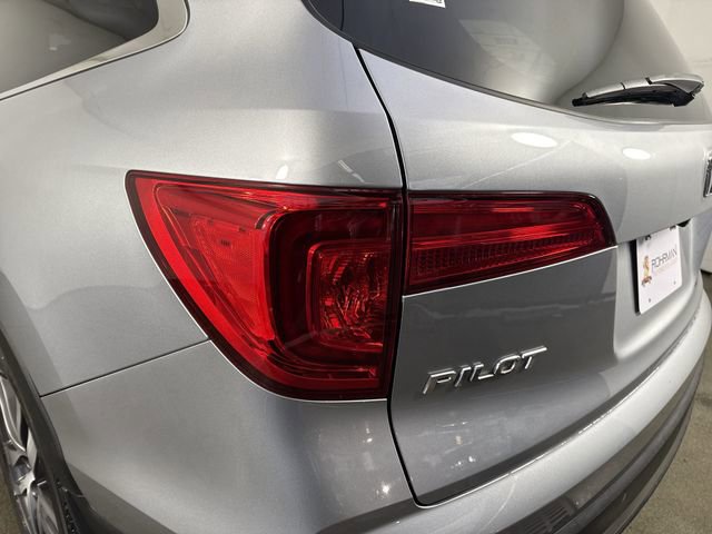 Used 2016 Honda Pilot Touring image 32