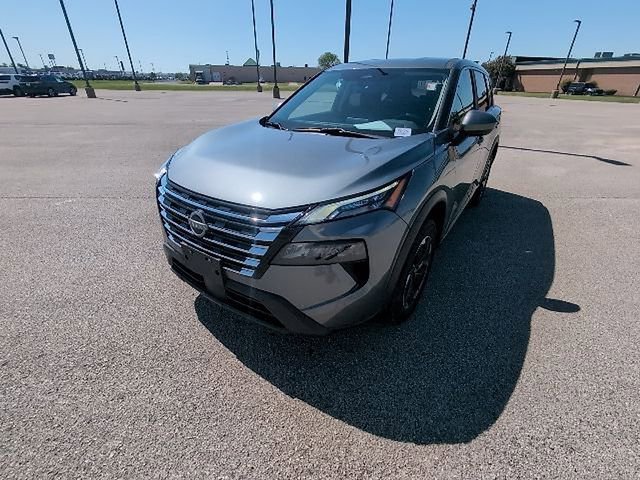 Used 2025 Nissan Rogue SV AWD/4WD image 15