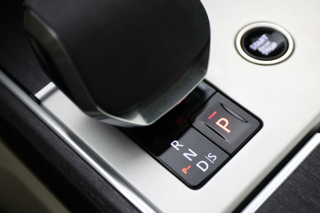 Used 2024 Land Rover Range Rover SE image 26