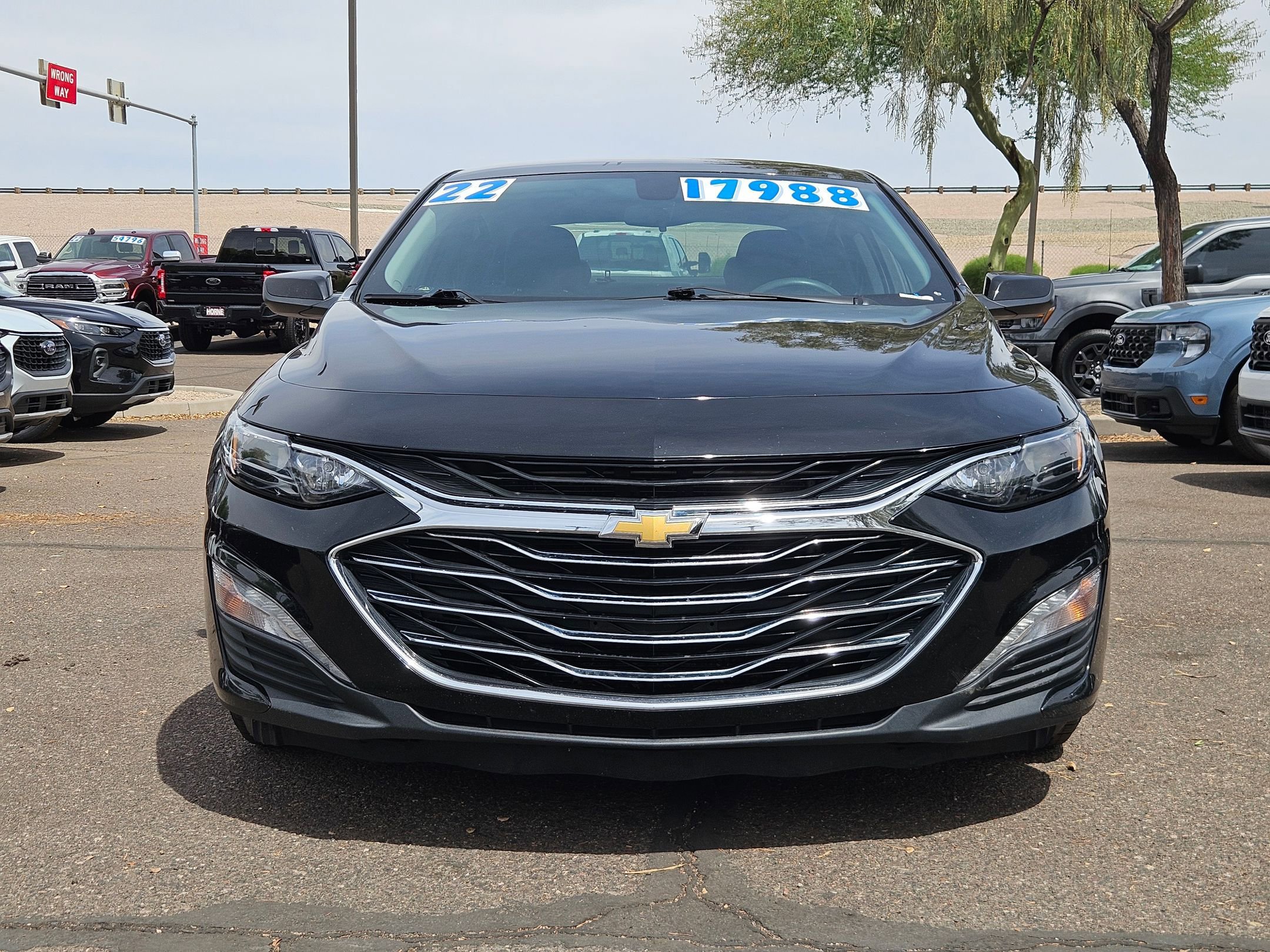 Used 2022 Chevrolet Malibu LT FWD image 2