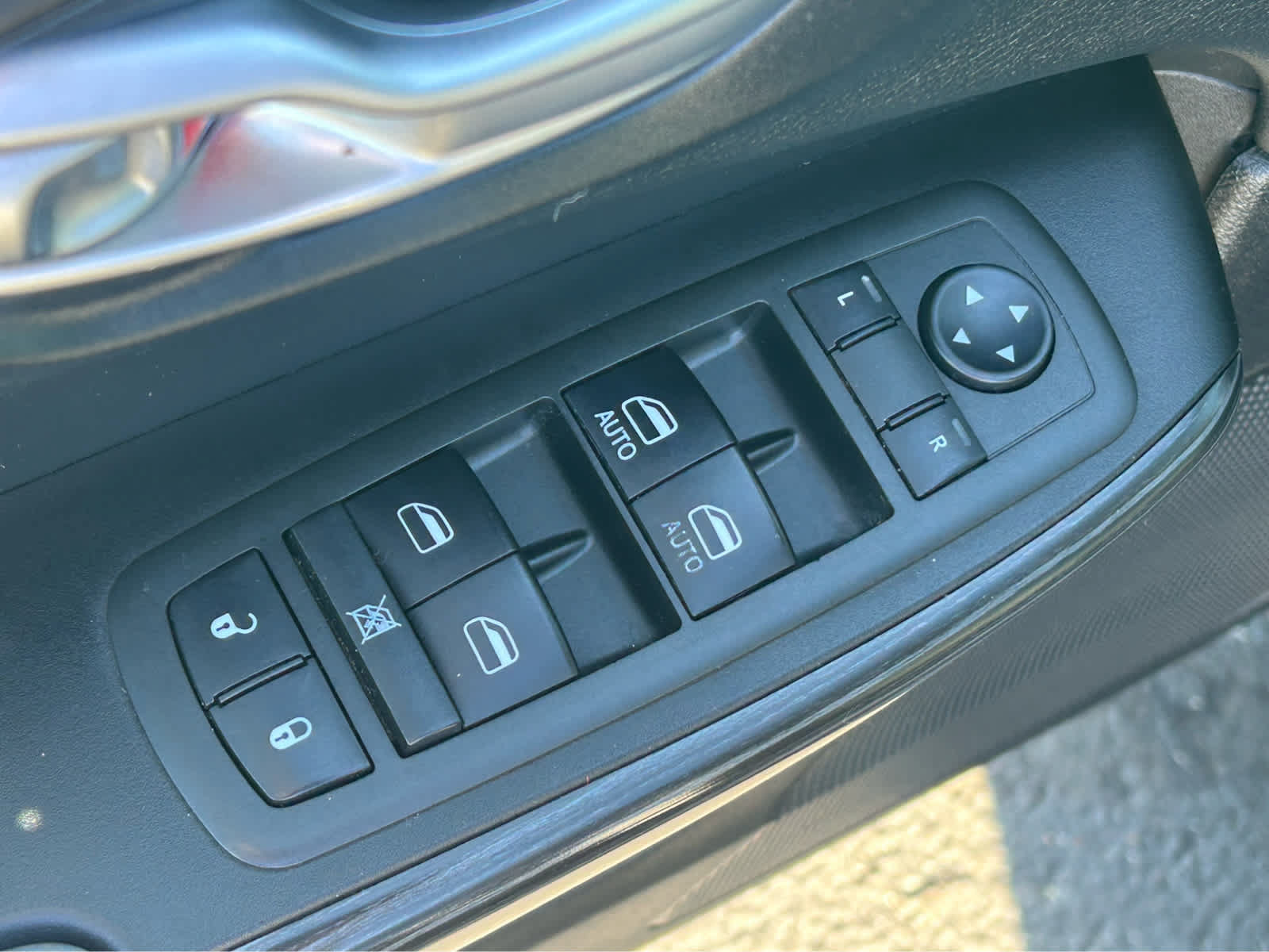 Used 2014 Jeep Cherokee Limited FWD image 17