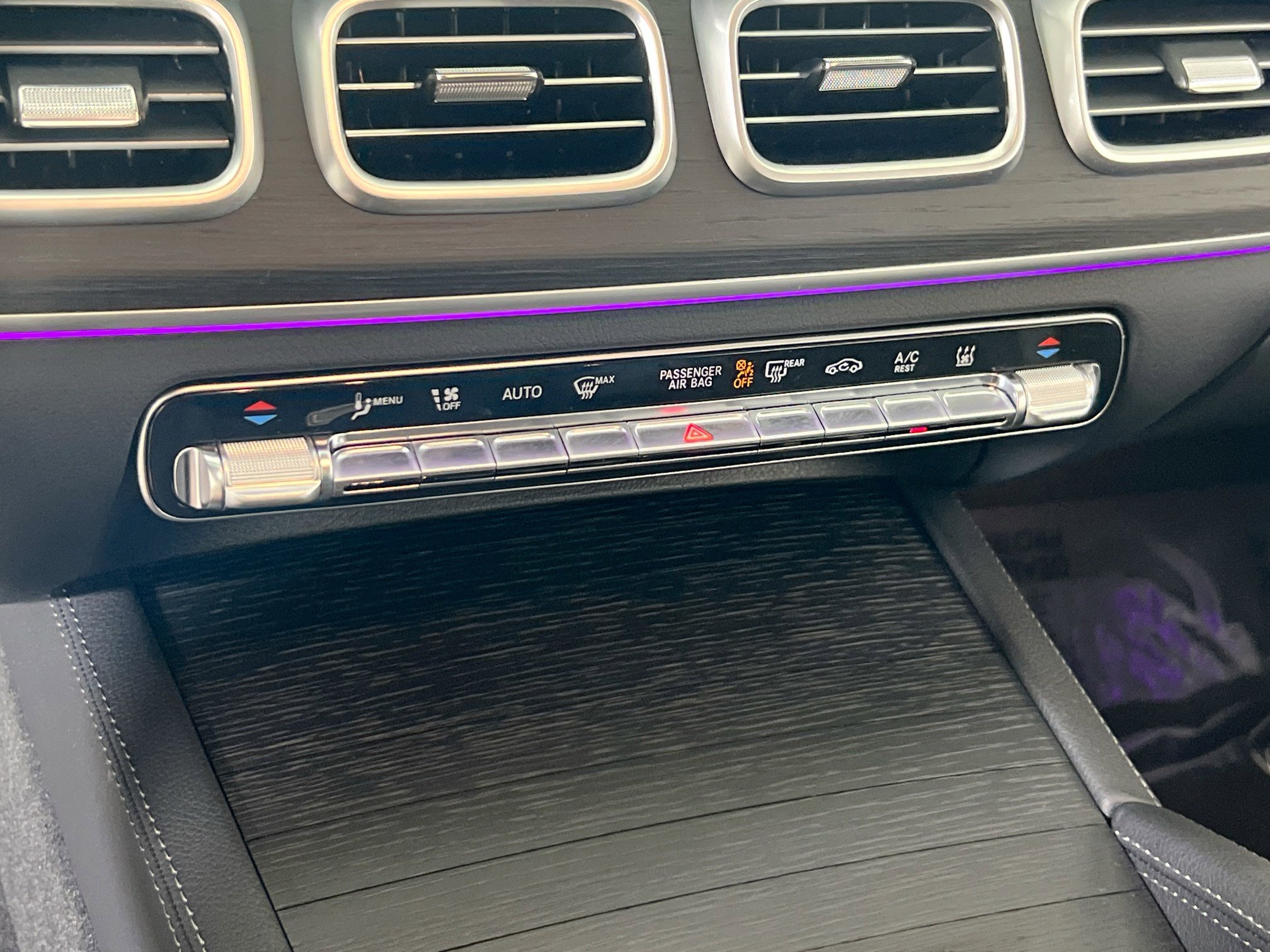 Used 2025 Mercedes-Benz GLE 450e 4MATIC image 16