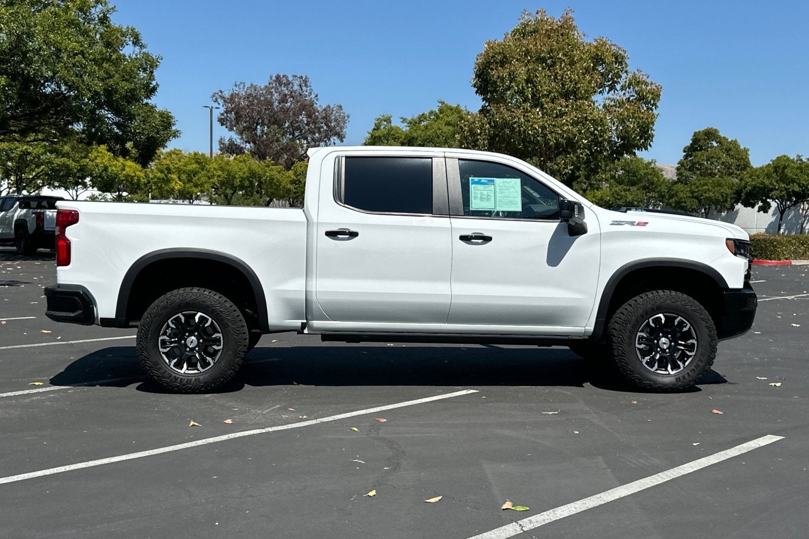 Used 2025 Chevrolet Silverado 1500 ZR2 w/ Technology Package image 3