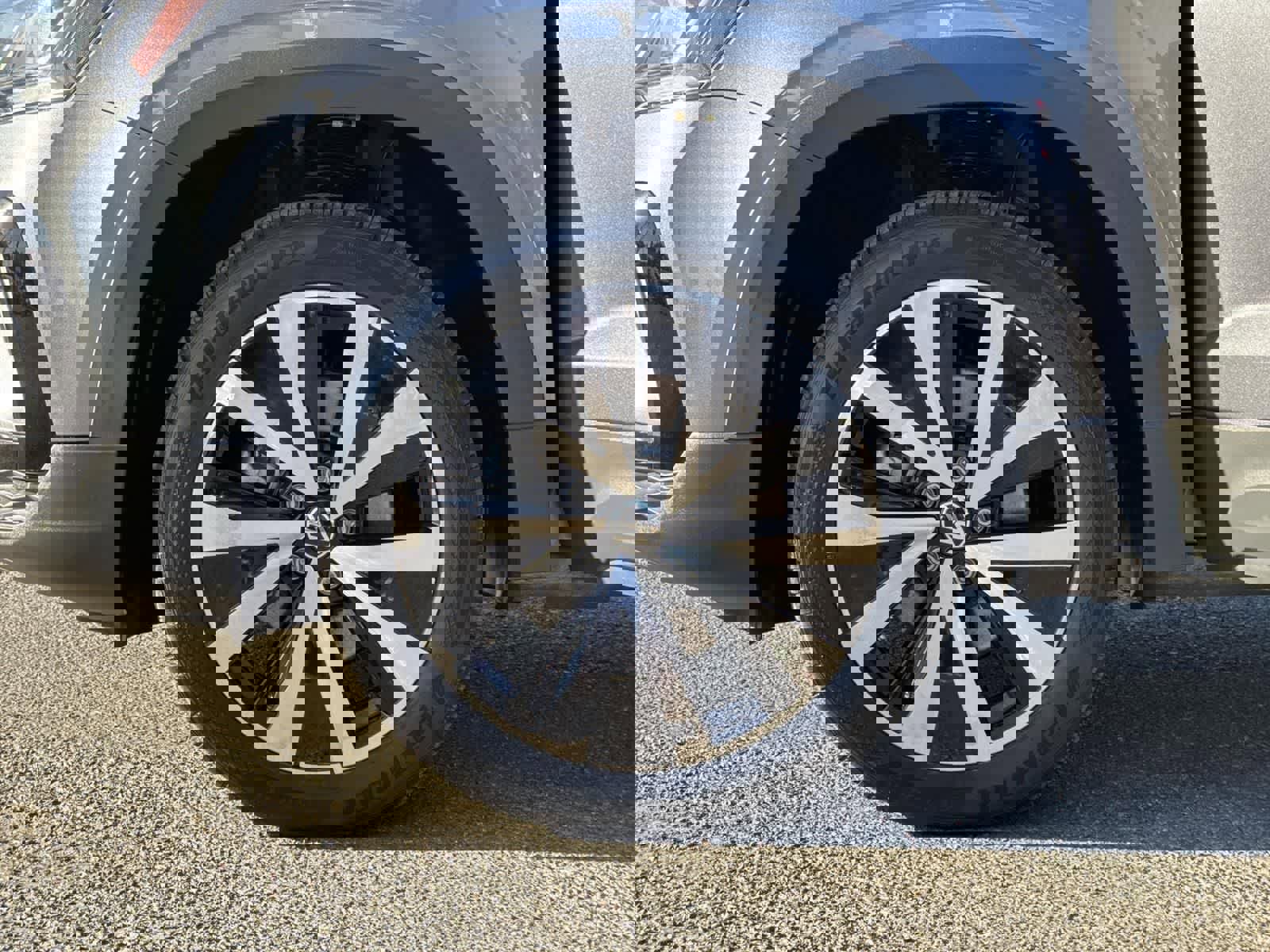 Used 2024 Volkswagen Taos SE image 12