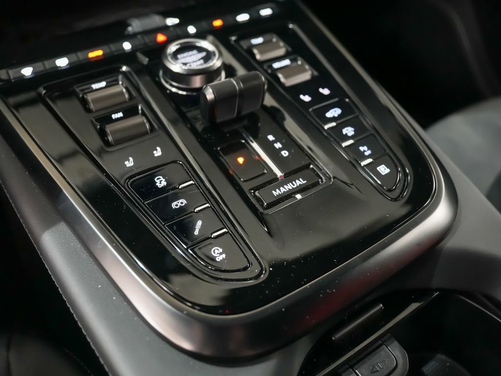 Used 2025 Aston Martin DBX 707 AWD/4WD image 32