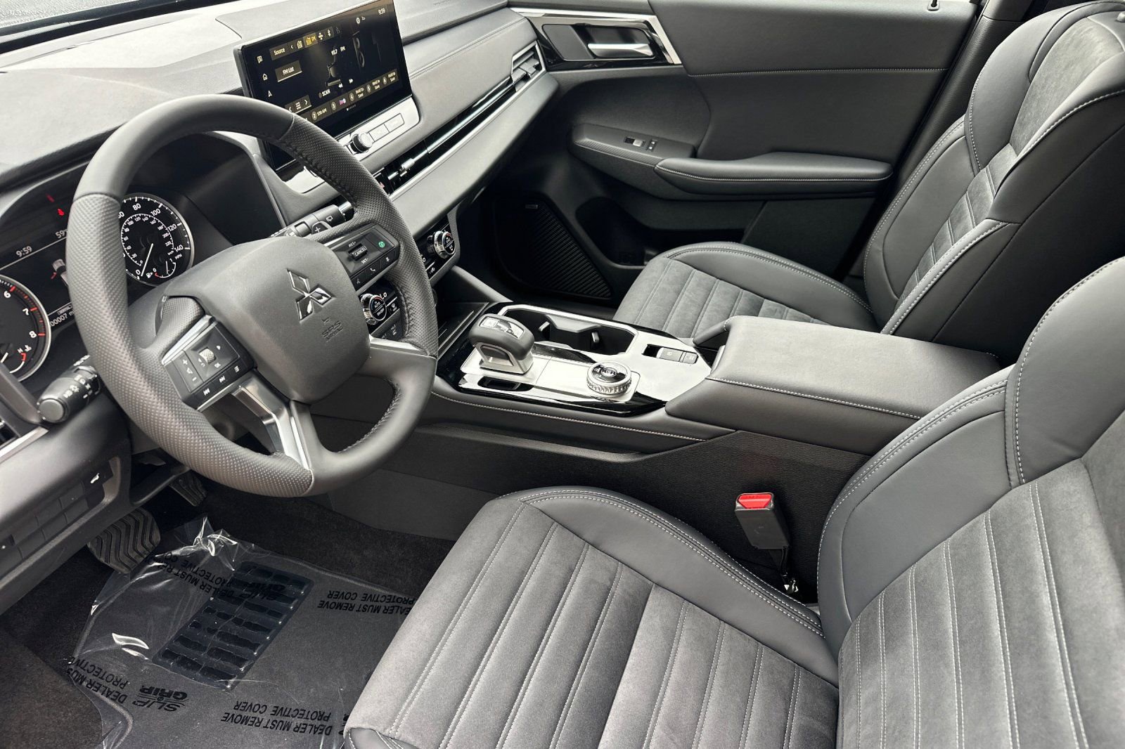 New 2025 Mitsubishi Outlander SE image 9