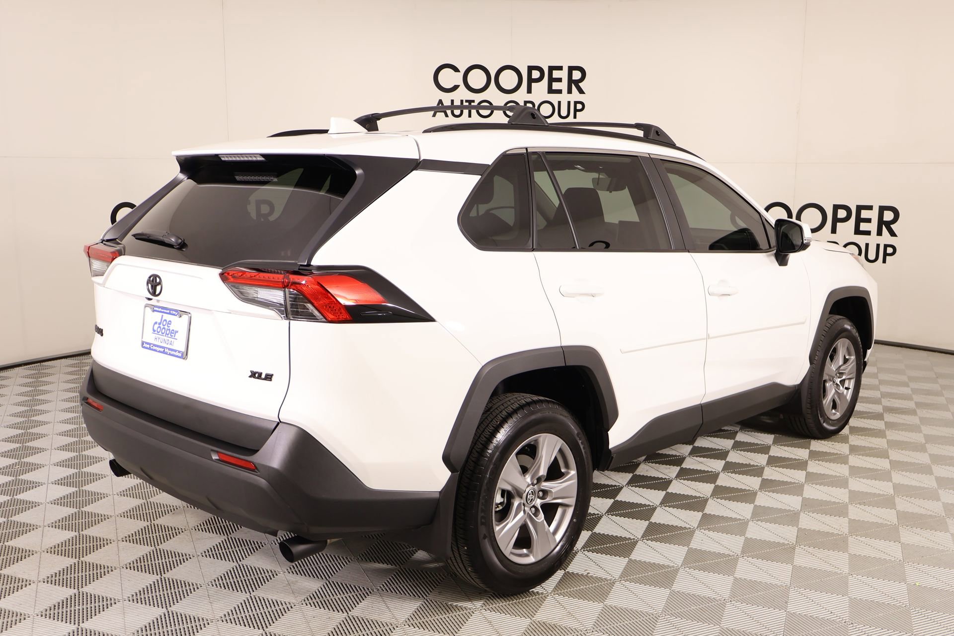 Used 2025 Toyota RAV4 XLE image 19