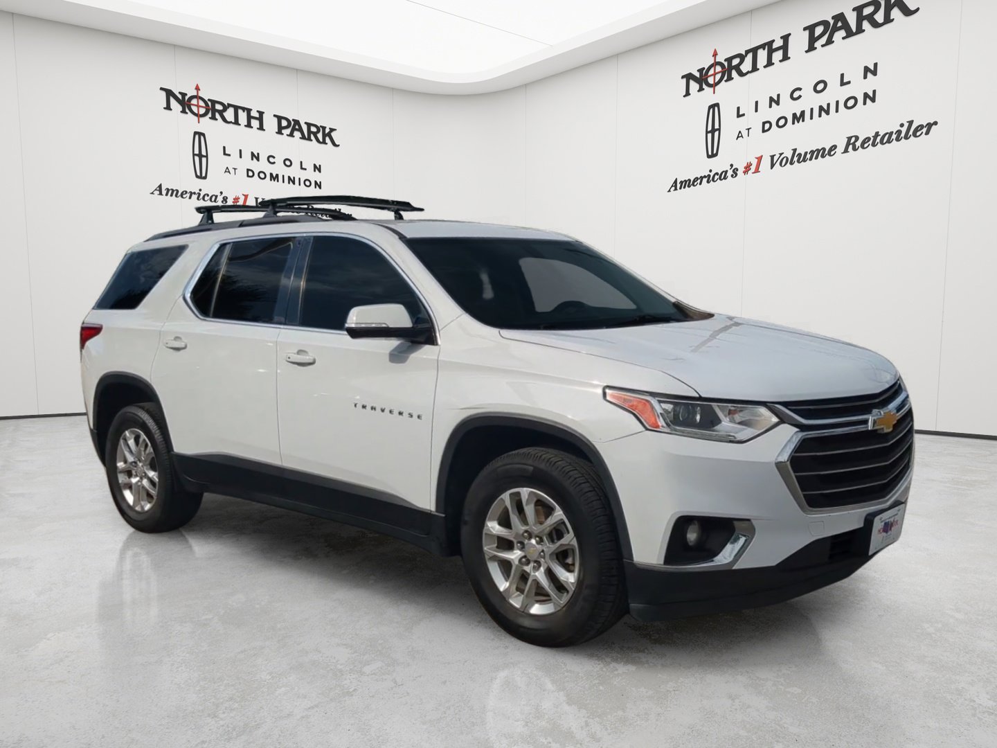 Used 2019 Chevrolet Traverse LT FWD image 7