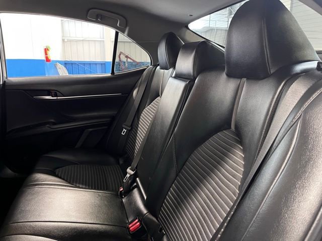 Used 2019 Toyota Camry SE w/ Convenience Package FWD image 16