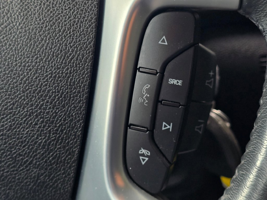 Used 2015 Chevrolet Traverse LTZ AWD/4WD image 37