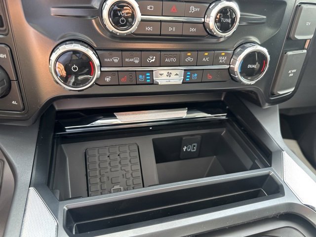 New 2025 Ford F250 Lariat w/ Lariat Ultimate Package image 42