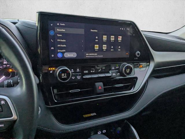 Used 2024 Toyota Highlander XLE image 10