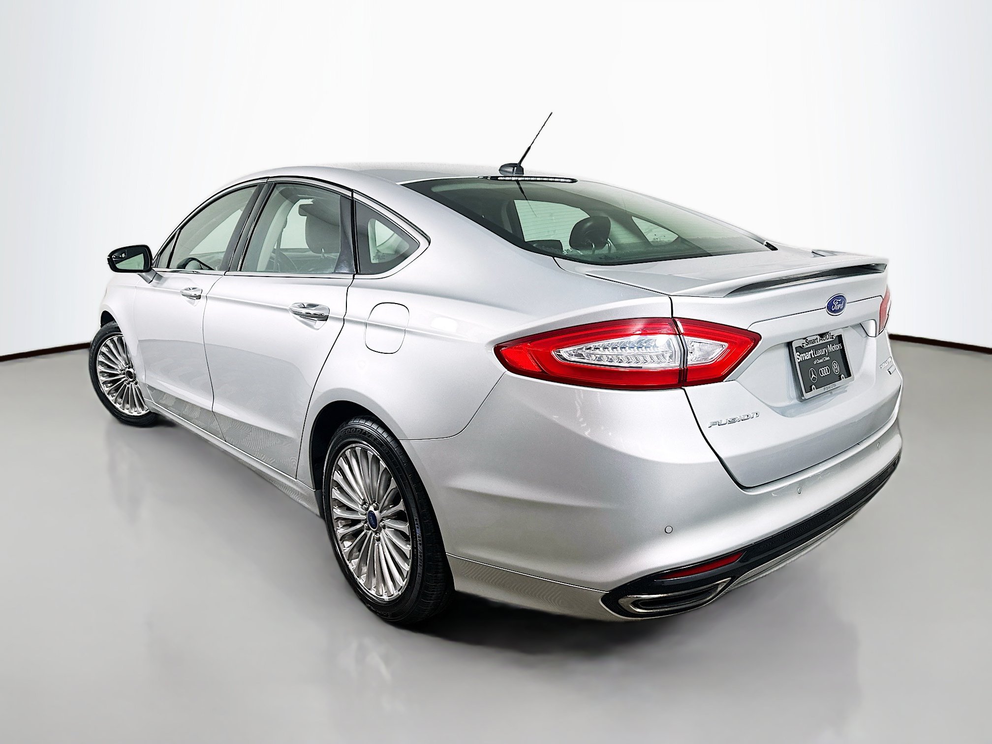 Used 2016 Ford Fusion Titanium FWD image 5