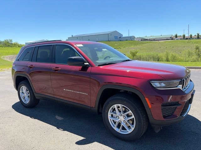 New 2026 Jeep Grand Cherokee Laredo AWD/4WD image 3