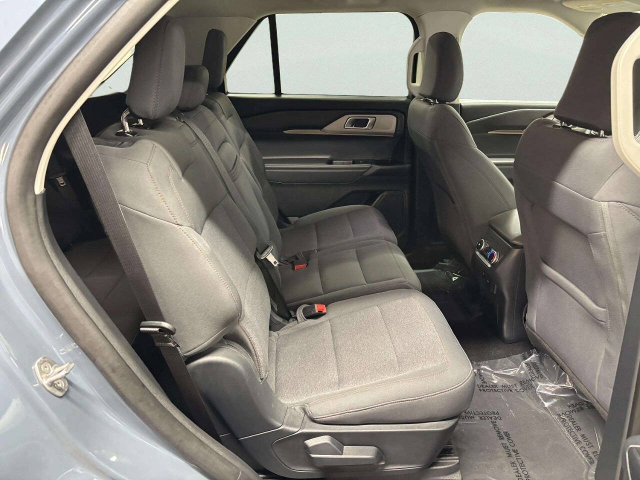 Used 2025 Ford Explorer Active AWD/4WD image 21