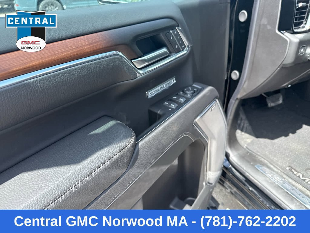 New 2026 GMC Sierra 1500 Denali w/ Denali Reserve Package AWD/4WD image 13