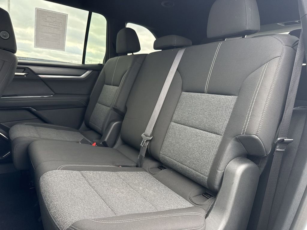 Used 2025 GMC Acadia Elevation image 24