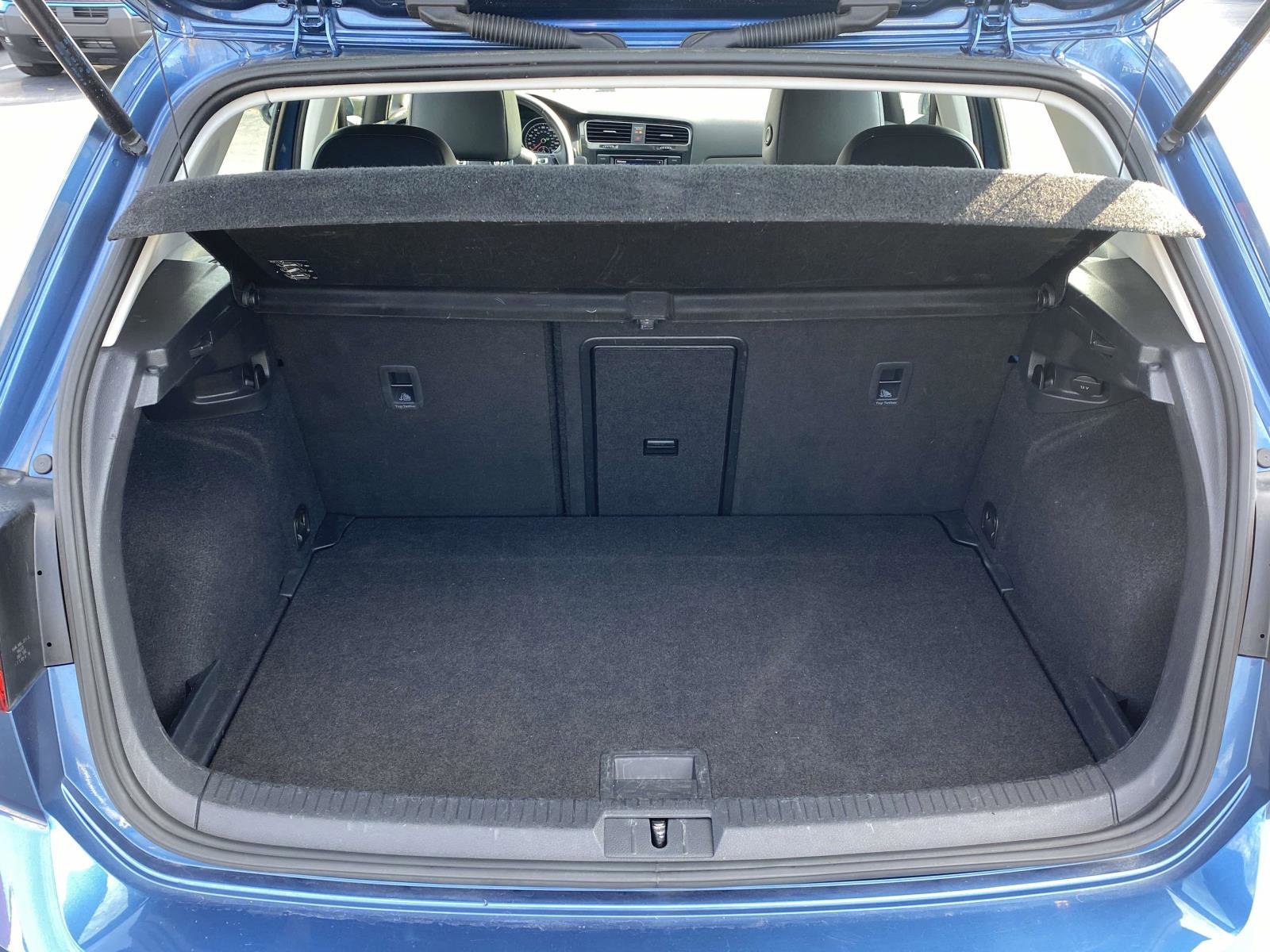 Used 2021 Volkswagen Golf 4-Door image 8