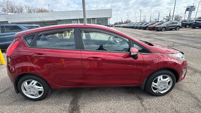 Used 2013 Ford Fiesta SE w/ Moon & Mood Pkg image 3