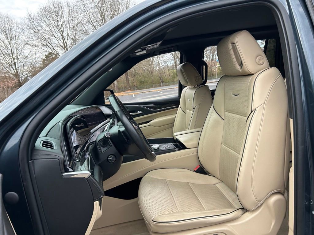 Used 2021 Cadillac Escalade ESV Premium Luxury w/ Driver Assist Tech Package image 36