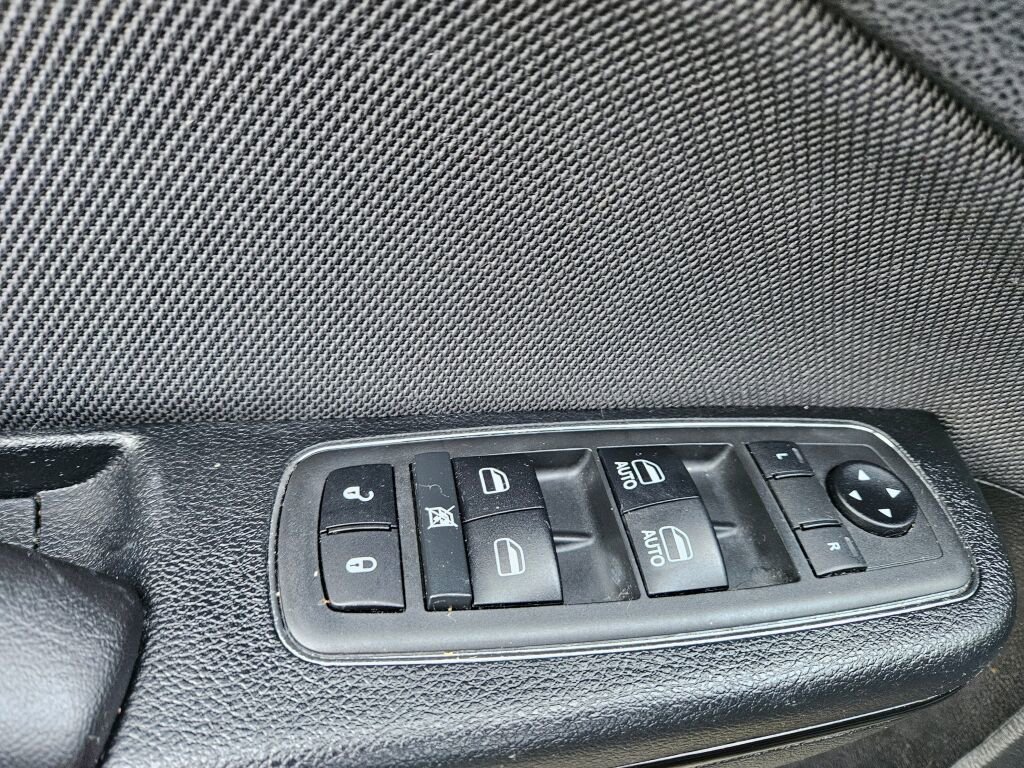 Used 2018 Dodge Charger SXT w/ Blacktop Package image 22