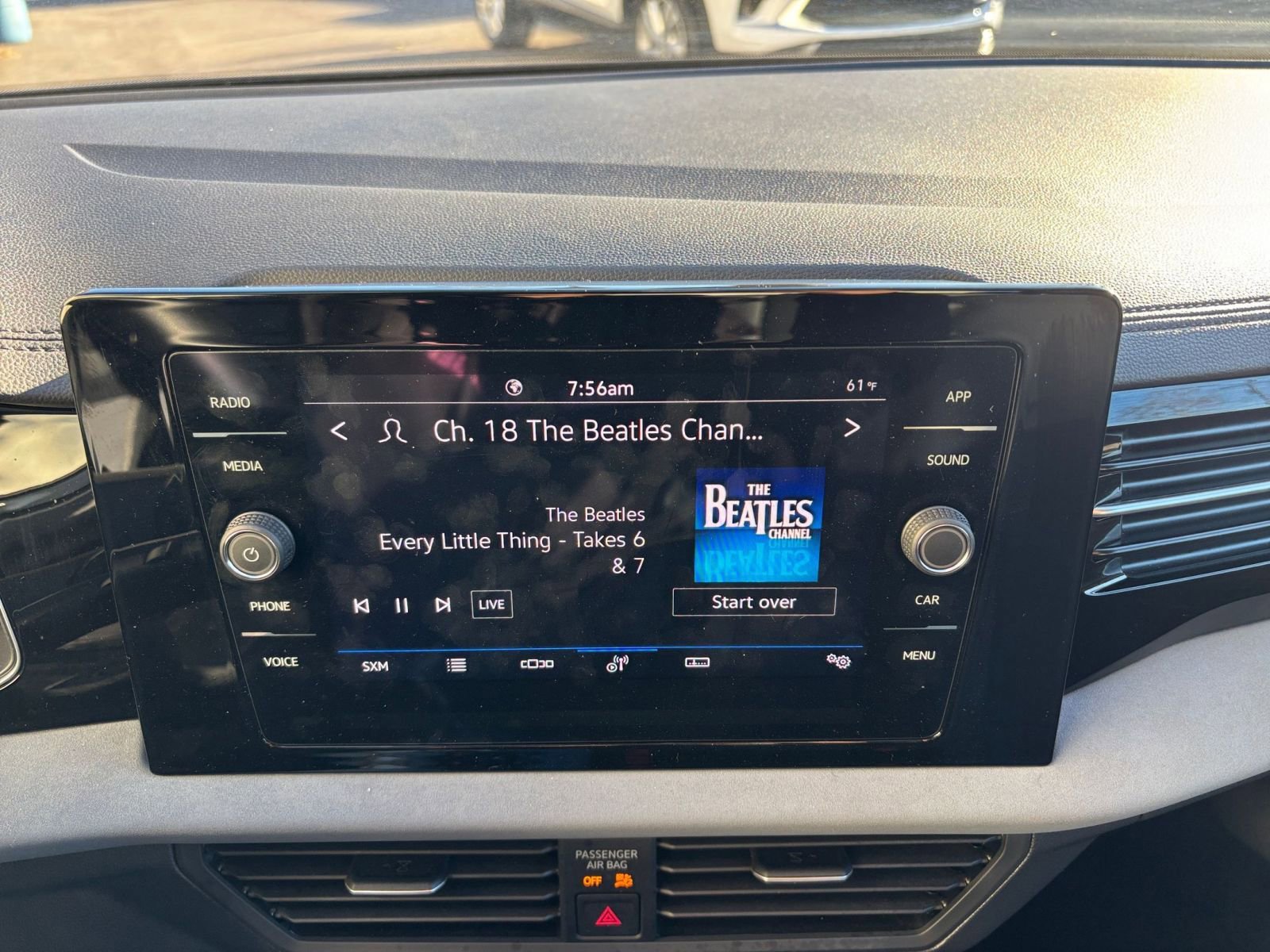 Used 2025 Volkswagen Jetta SE image 21