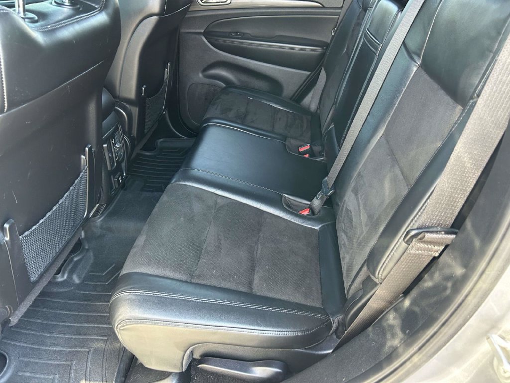 Used 2021 Jeep Grand Cherokee Laredo X AWD/4WD image 13